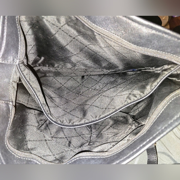 Michael Kors Large Black Saffiano Leather Tote Bag - Picture 4 of 5